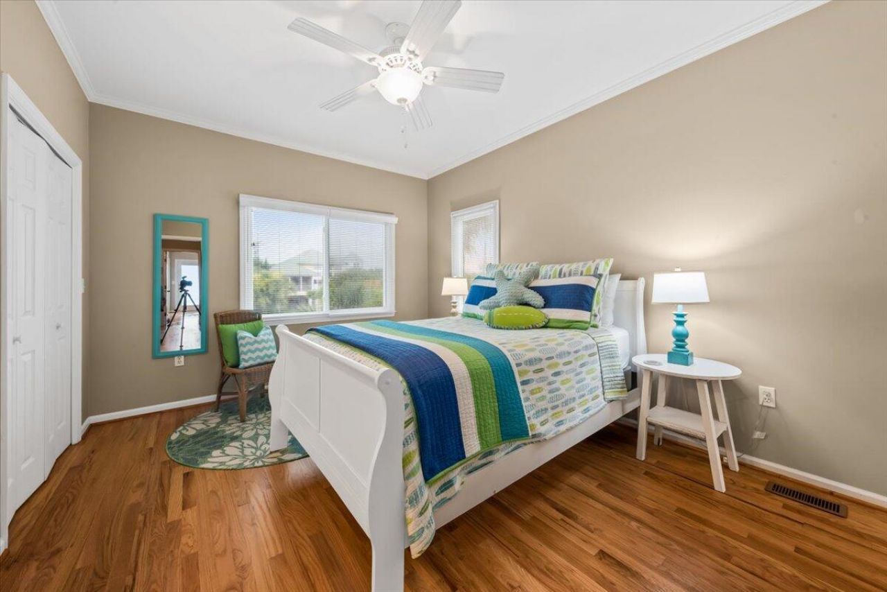 3004 Point Street Photo 32