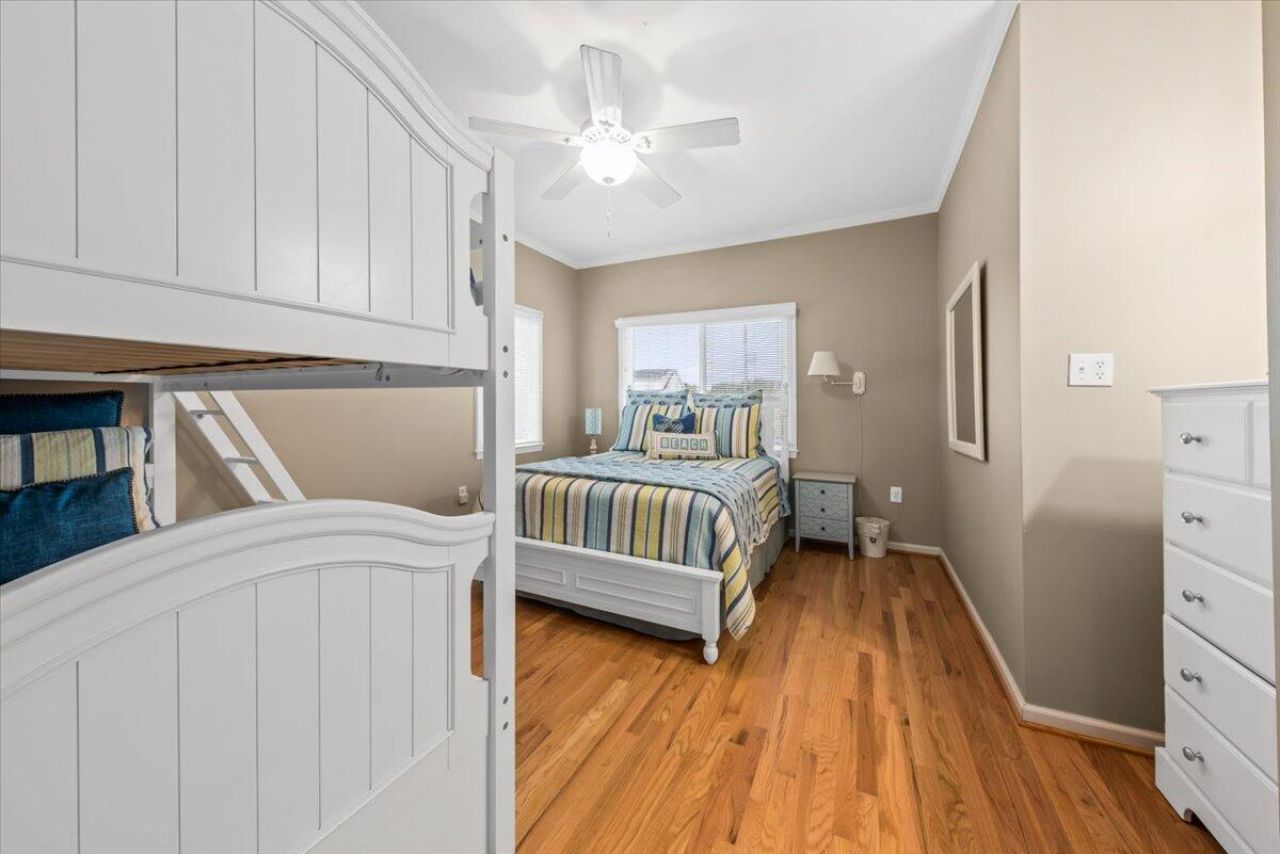 3004 Point Street Photo 35