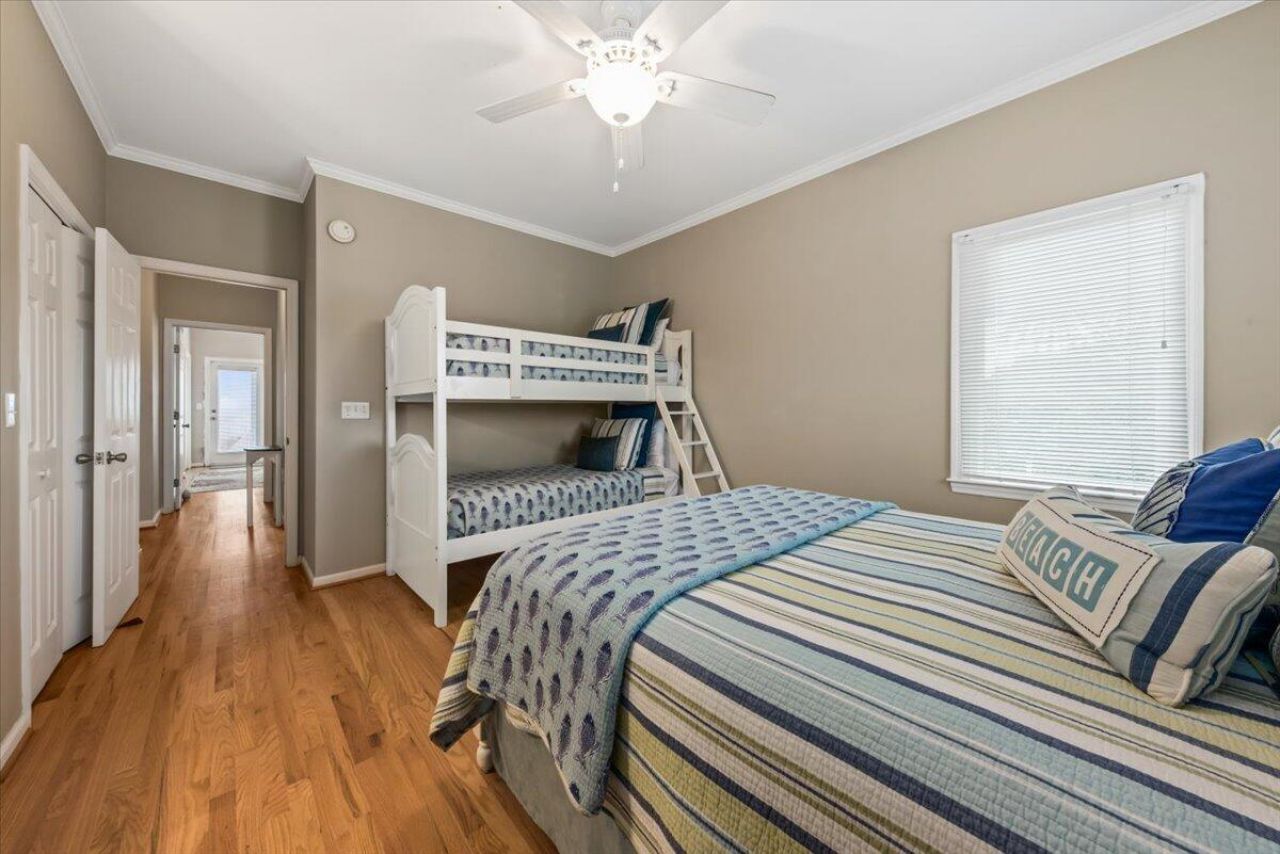 3004 Point Street Photo 36