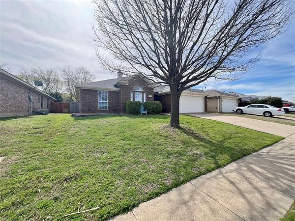 717 Ridgehill Drive, Burleson, TX 76028