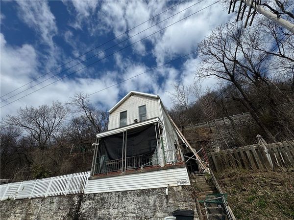 1881 Noble St, Pittsburgh, PA 15215