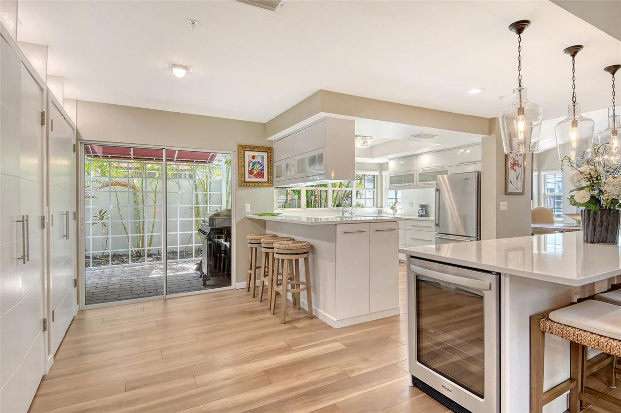 3427 Winding Oaks Drive, Unit 14, Longboat Key, FL 34228 Photo