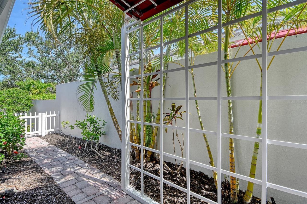 3427 Winding Oaks Drive, Unit 14, Longboat Key, FL 34228 Photo