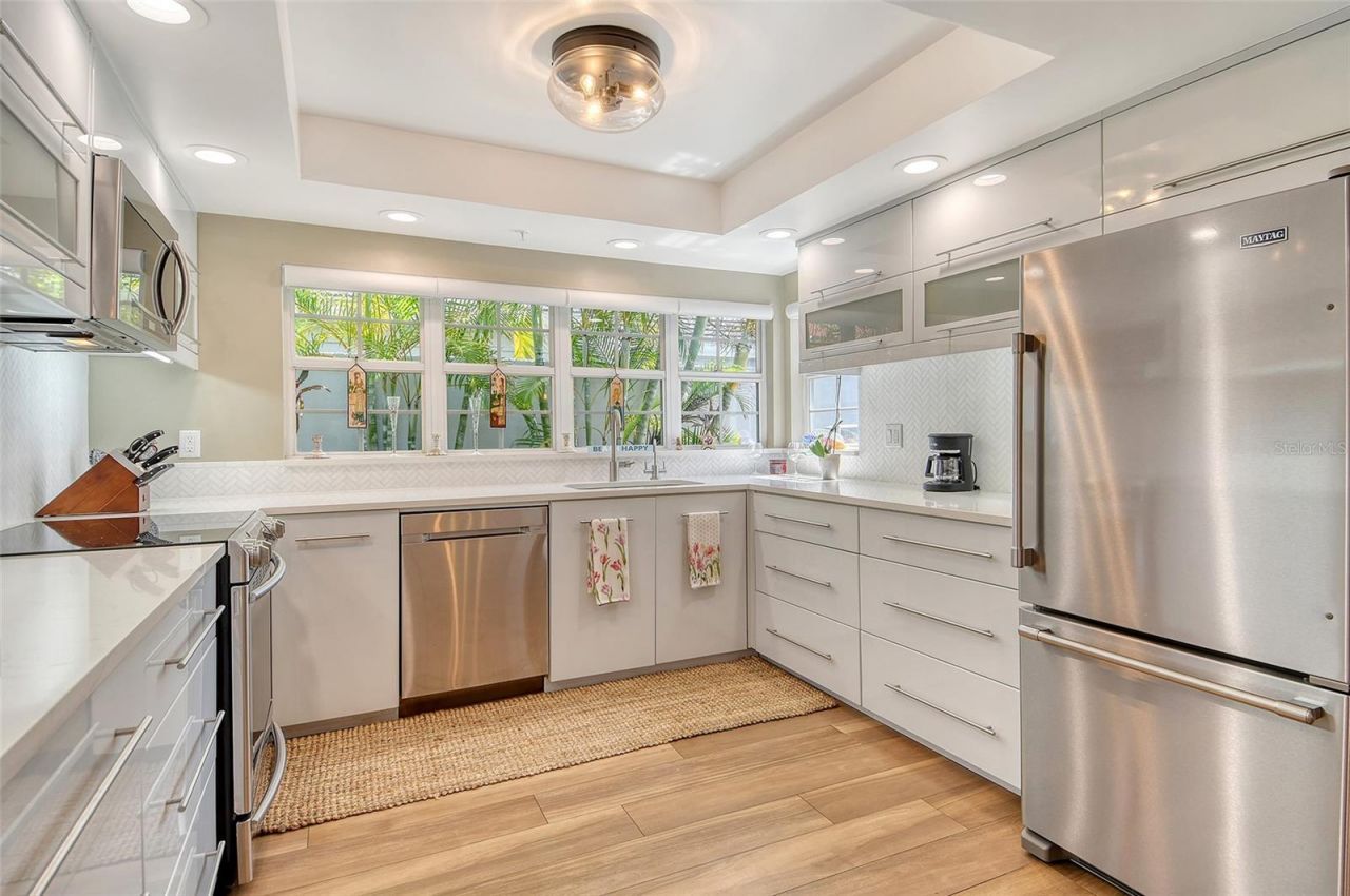 3427 Winding Oaks Drive, Unit 14, Longboat Key, FL 34228 Photo