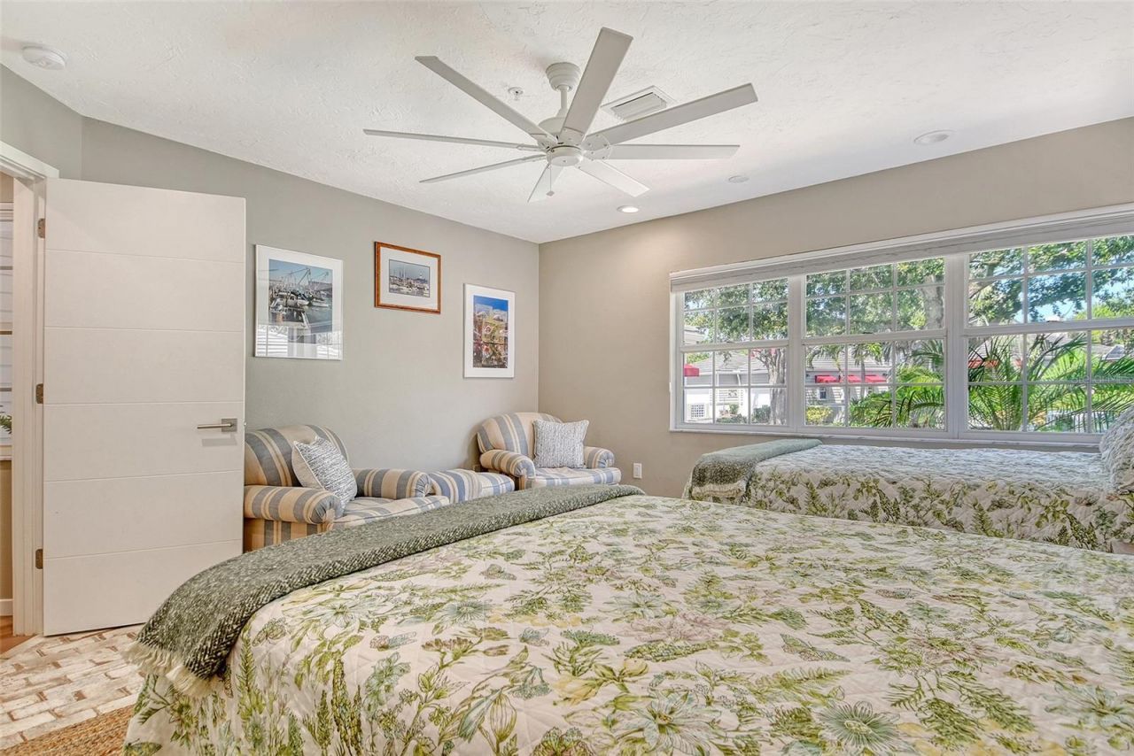 3427 Winding Oaks Drive, Unit 14, Longboat Key, FL 34228 Photo