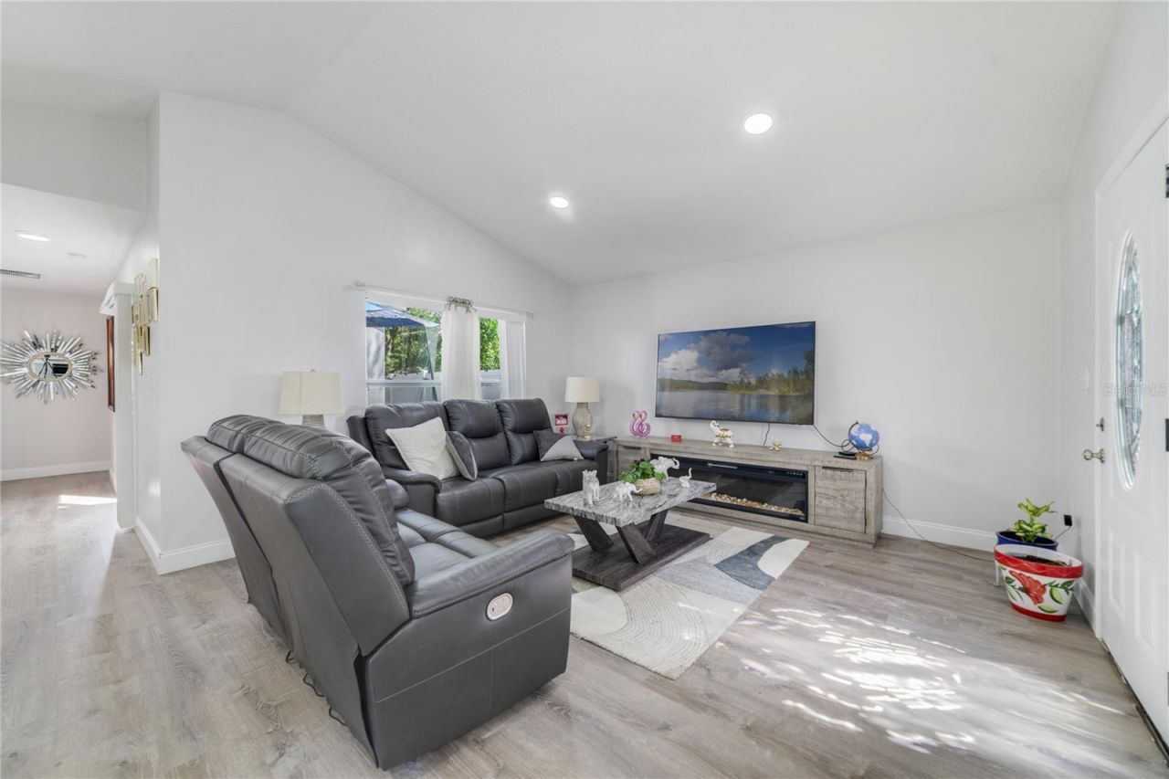 1104 W 3rd Street , Sanford, FL 32771 Photo