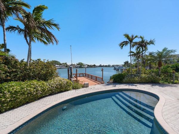 483 HARBOR DRIVE N, INDIAN ROCKS BEACH, FL 33785