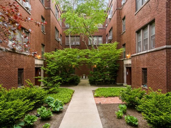 1327 W Addison Street, Unit 2B, Chicago, IL 60613