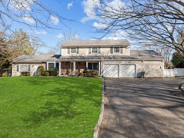 19 Austin Lane , Elwood, NY 11743