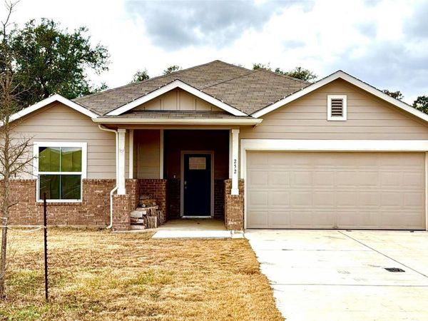 252 Bunting LN , Bertram, TX 78605