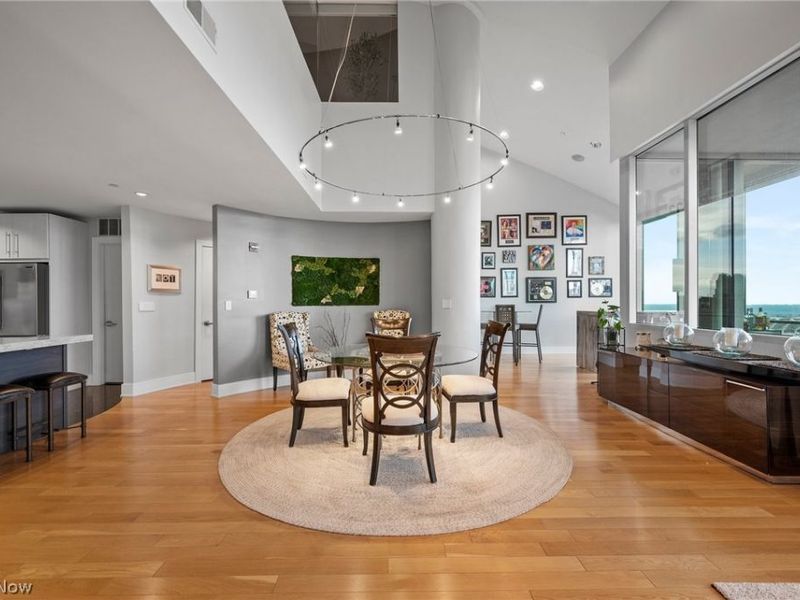 701 W Lakeside Avenue, Unit PH-2A/1302, Cleveland, OH 44113 Photo 11