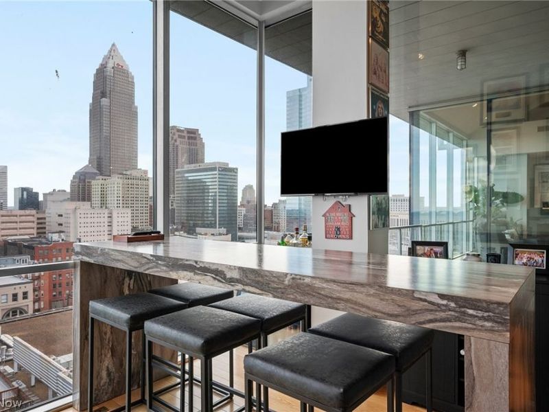 701 W Lakeside Avenue, Unit PH-2A/1302, Cleveland, OH 44113 Photo 13