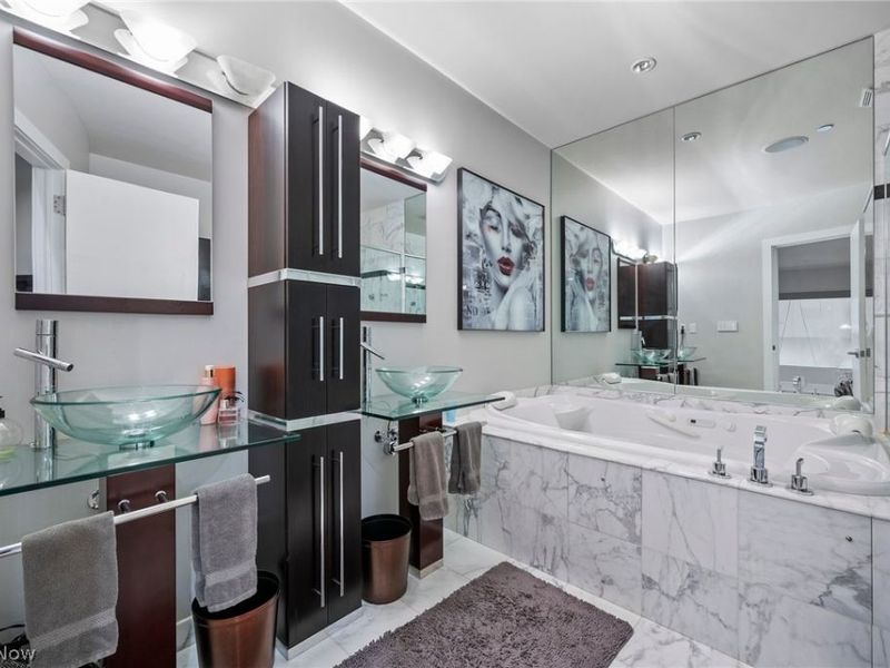 701 W Lakeside Avenue, Unit PH-2A/1302, Cleveland, OH 44113 Photo 38