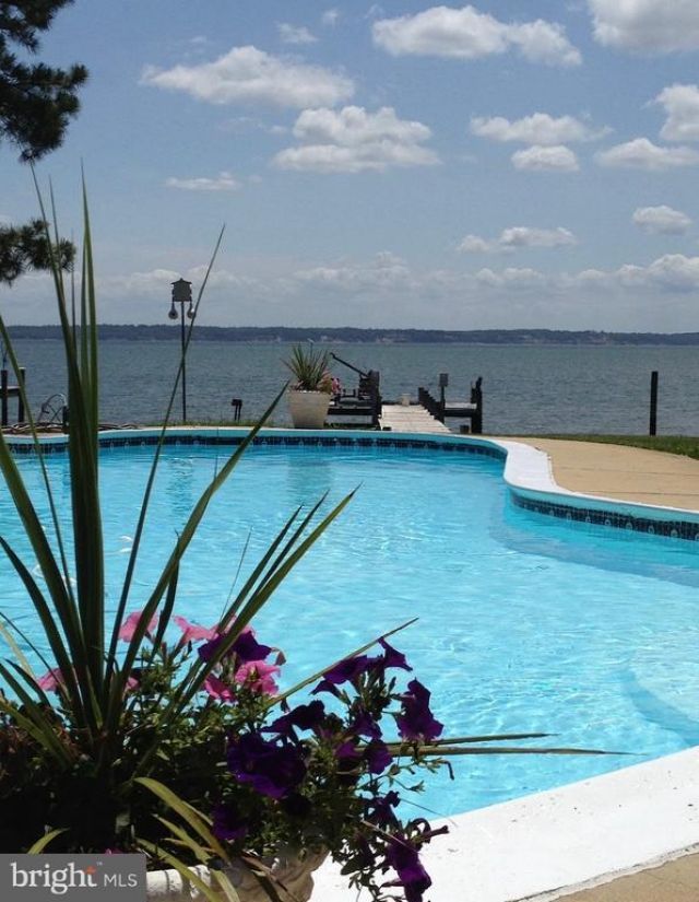 38085 BEACH ROAD , COLTONS POINT, MD 20626