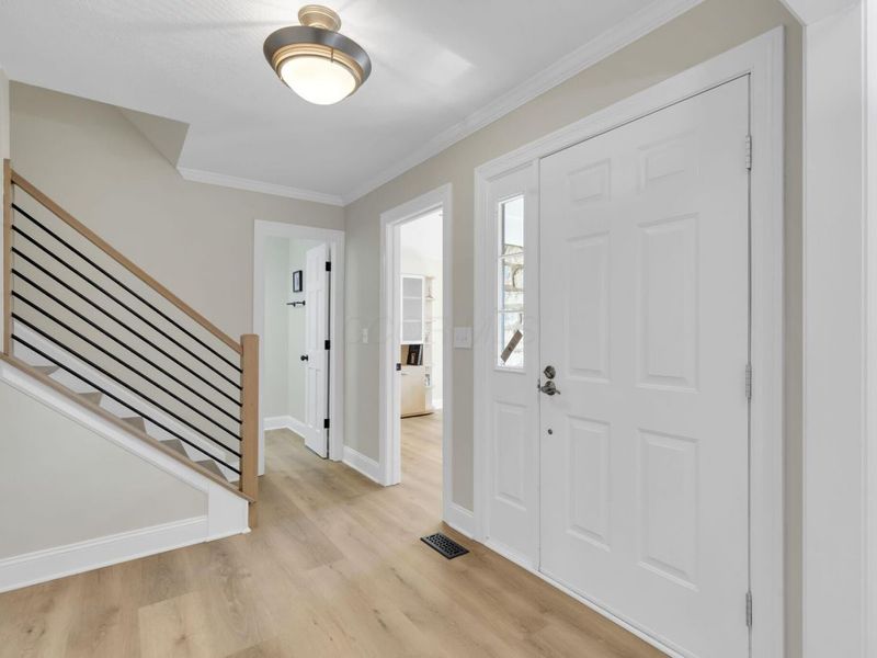 4791 Riverwood Drive , Hilliard, OH 43026 Photo 5