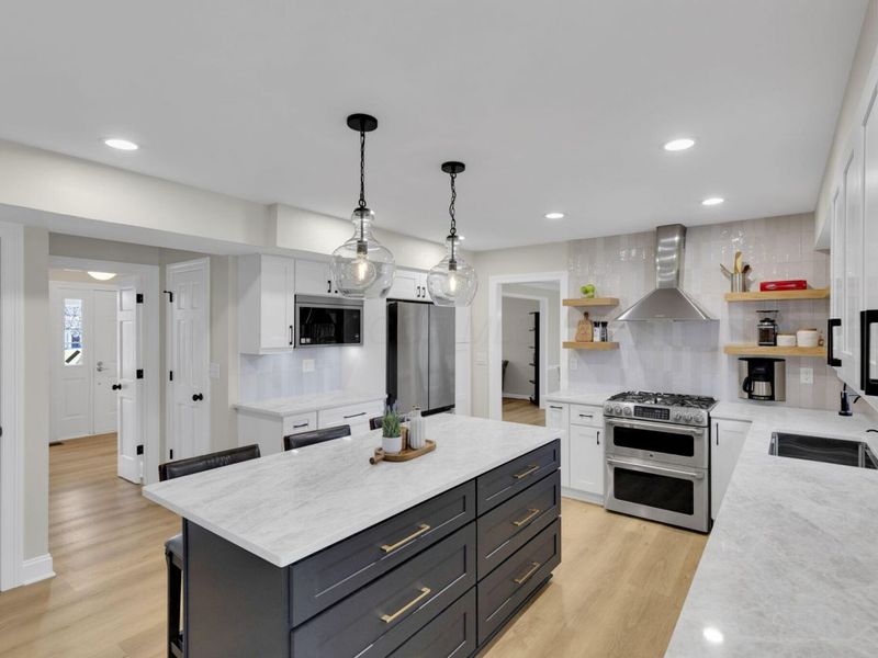 4791 Riverwood Drive , Hilliard, OH 43026 Photo 8