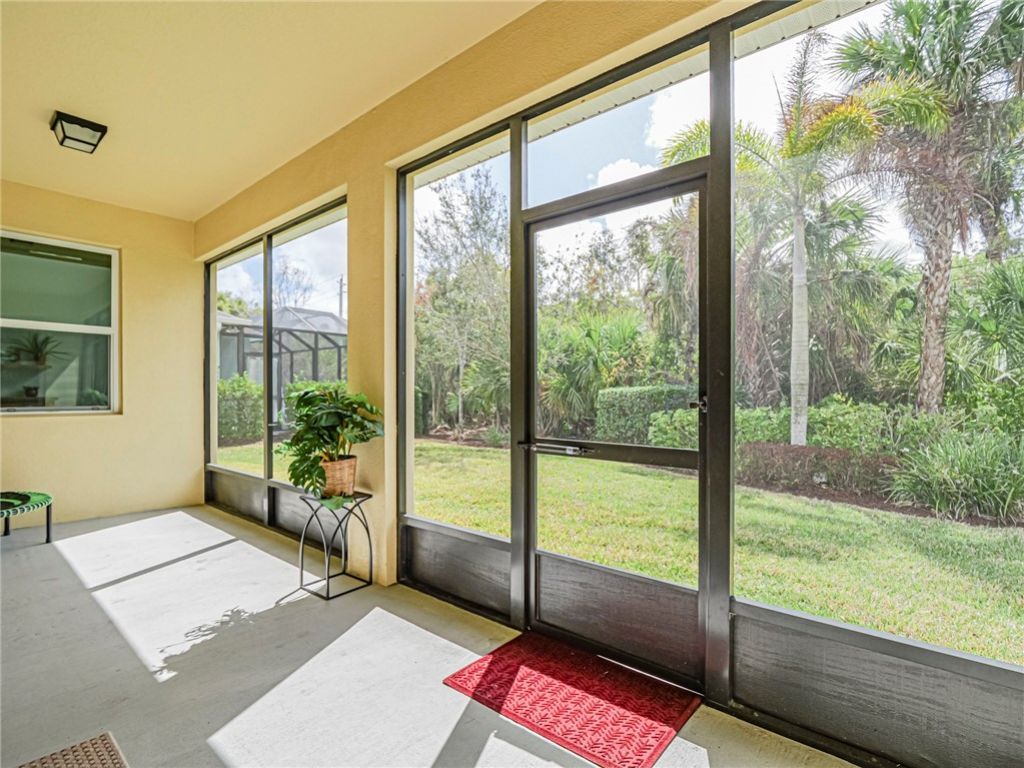 5945 Buttonwood Square, Vero Beach, FL 32966 Photo
