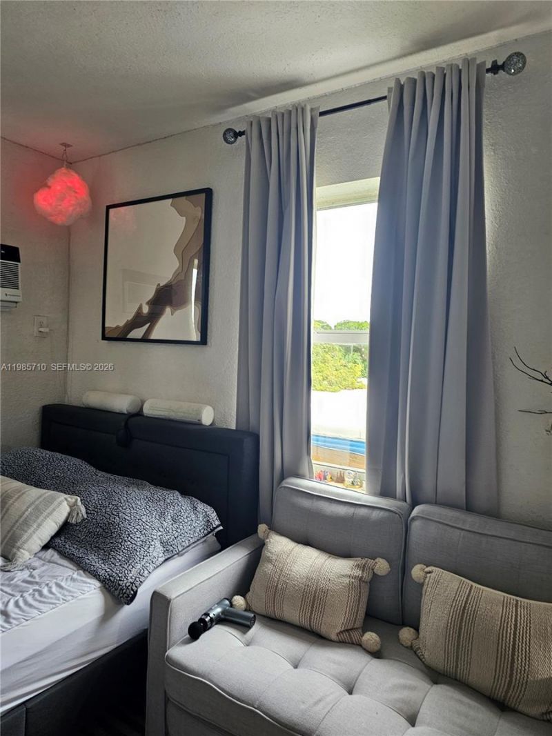 2513 SW 10th St , Unit 8, Miami, FL 33135 Photo