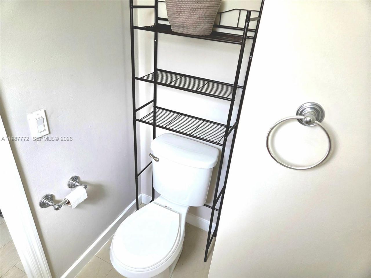 1700 NE 191st St , Unit 100, Miami, FL 33179 Photo