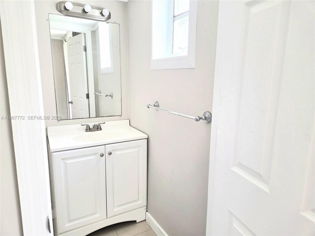 1700 NE 191st St, Unit 100, Miami, FL 33179 Photo