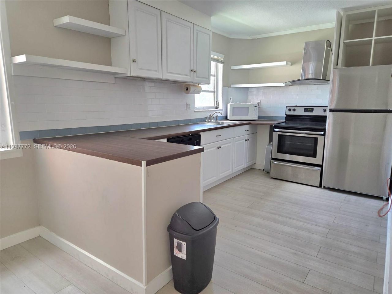 1700 NE 191st St, Unit 100, Miami, FL 33179 Photo