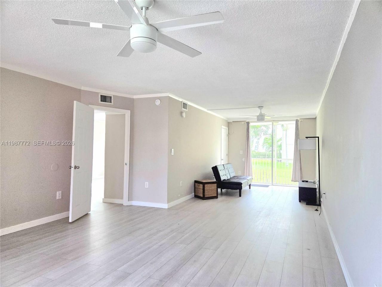 1700 NE 191st St , Unit 100, Miami, FL 33179 Photo