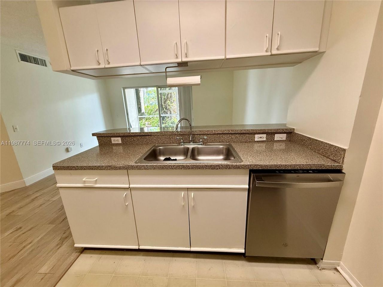 410 S Park Rd , Unit 1-105, Hollywood, FL 33021 Photo