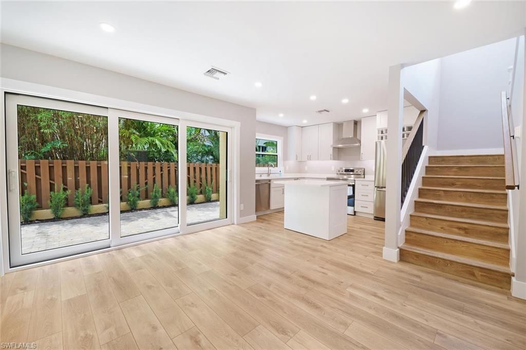 1130 5th St S, Unit B, Naples, FL 34102 Photo