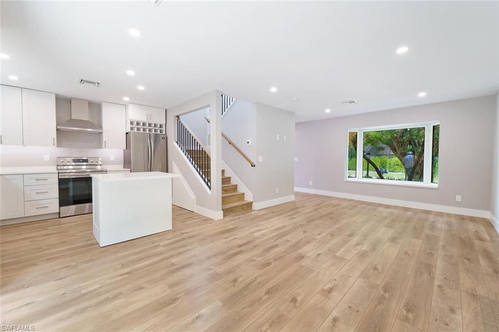 1130 5th St S, Unit B, Naples, FL 34102 Photo