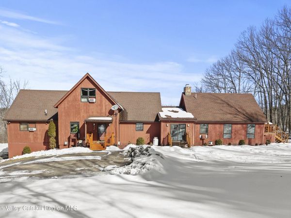 65 Johnny Cake Hill Road, Petersburgh, NY 12138