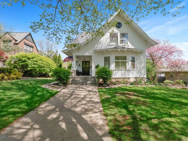 404 Washington Street , Valparaiso, IN 46383