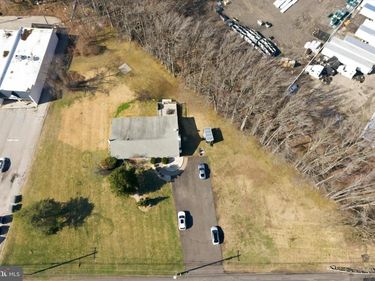 211 LINCOLN HIGHWAY, FAIRLESS HILLS, PA 19030