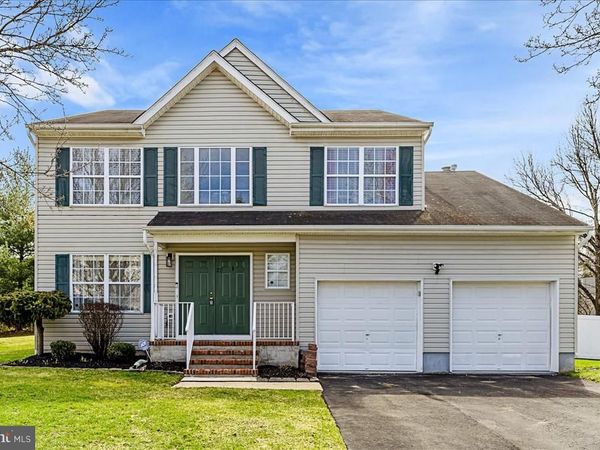 27 BLOSSOM DRIVE, EWING TWP, NJ 08638