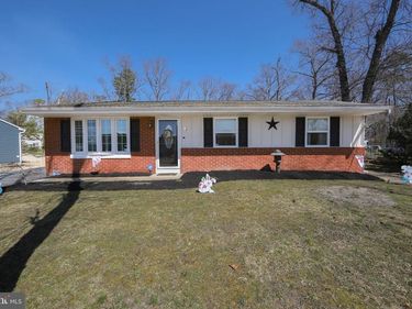 413 VIRGINIA DRIVE, BROWNS MILLS, NJ 08015