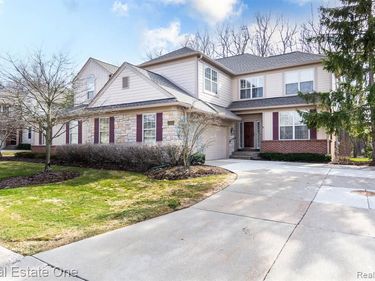 3585 Winding Brook Circle, Rochester Hills, MI 48309