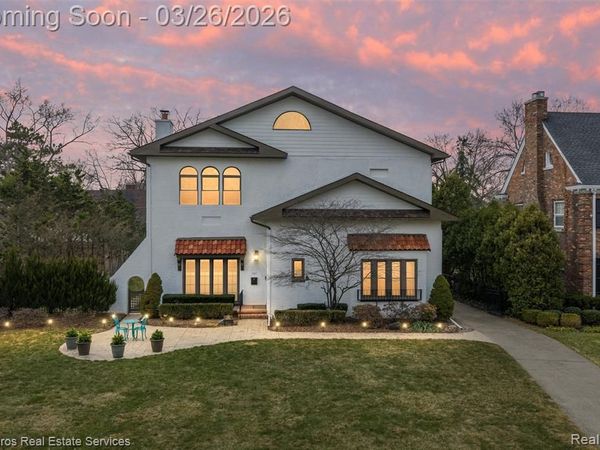 1247 Buckingham Road, Grosse Pointe Park, MI 48230