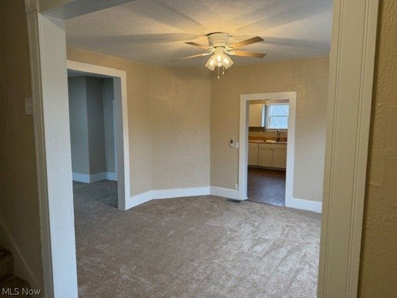 525 E High Street, Uhrichsville, OH 44683 Photo 11