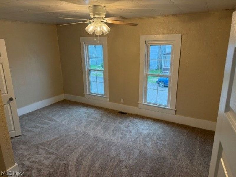 525 E High Street, Uhrichsville, OH 44683 Photo 16