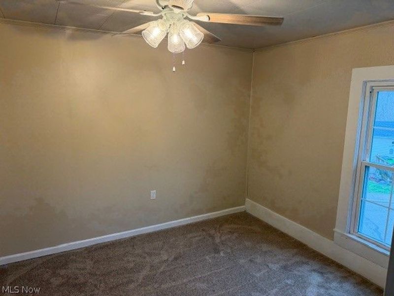 525 E High Street, Uhrichsville, OH 44683 Photo 17