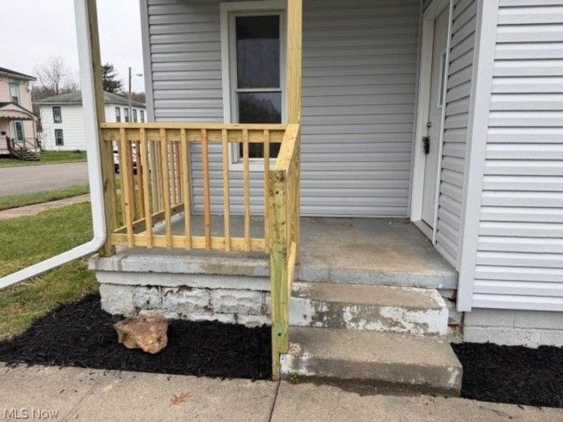 525 E High Street, Uhrichsville, OH 44683 Photo 20