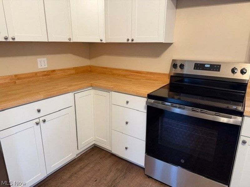 525 E High Street, Uhrichsville, OH 44683 Photo 8