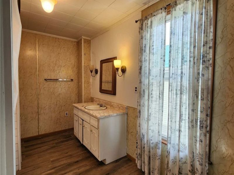 804 Gomber Avenue, Cambridge, OH 43725 Photo 15