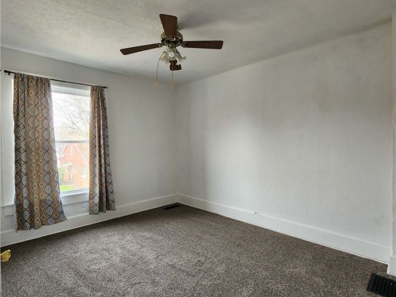 804 Gomber Avenue, Cambridge, OH 43725 Photo 16