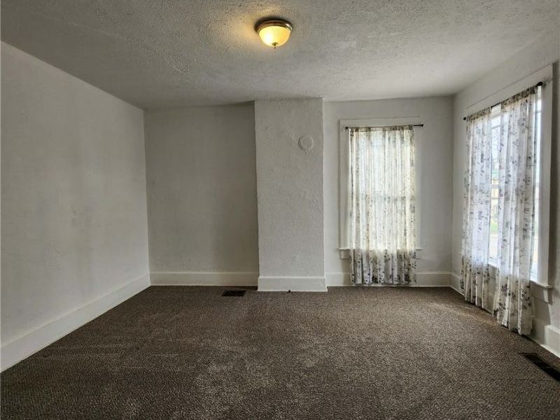 804 Gomber Avenue, Cambridge, OH 43725 Photo 5