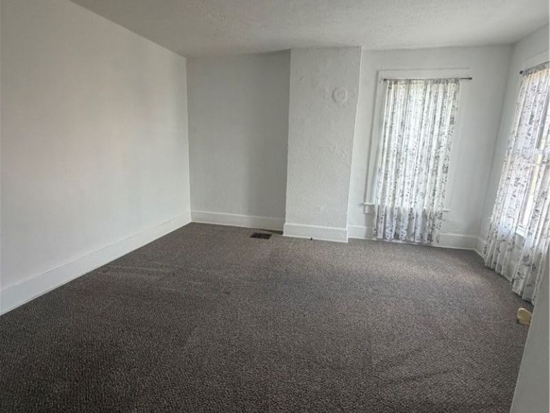 804 Gomber Avenue, Cambridge, OH 43725 Photo 6