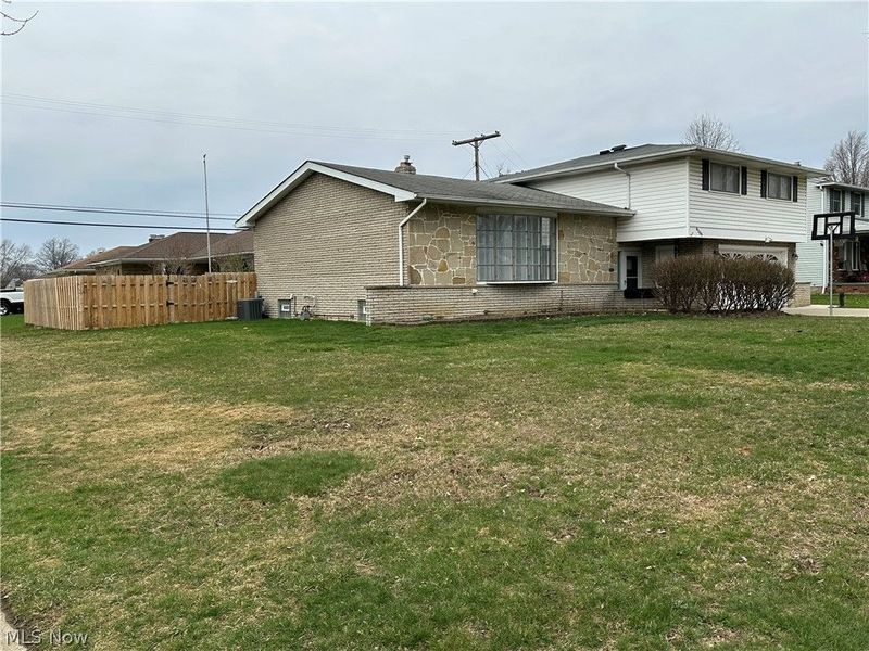 6506 Fairweather Drive, Cleveland, OH 44130 Photo 2