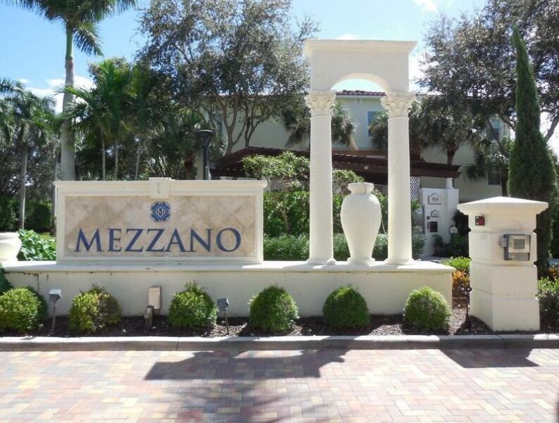 9849 Baywinds Drive, Unit 8304, West Palm Beach, FL 33411 Photo