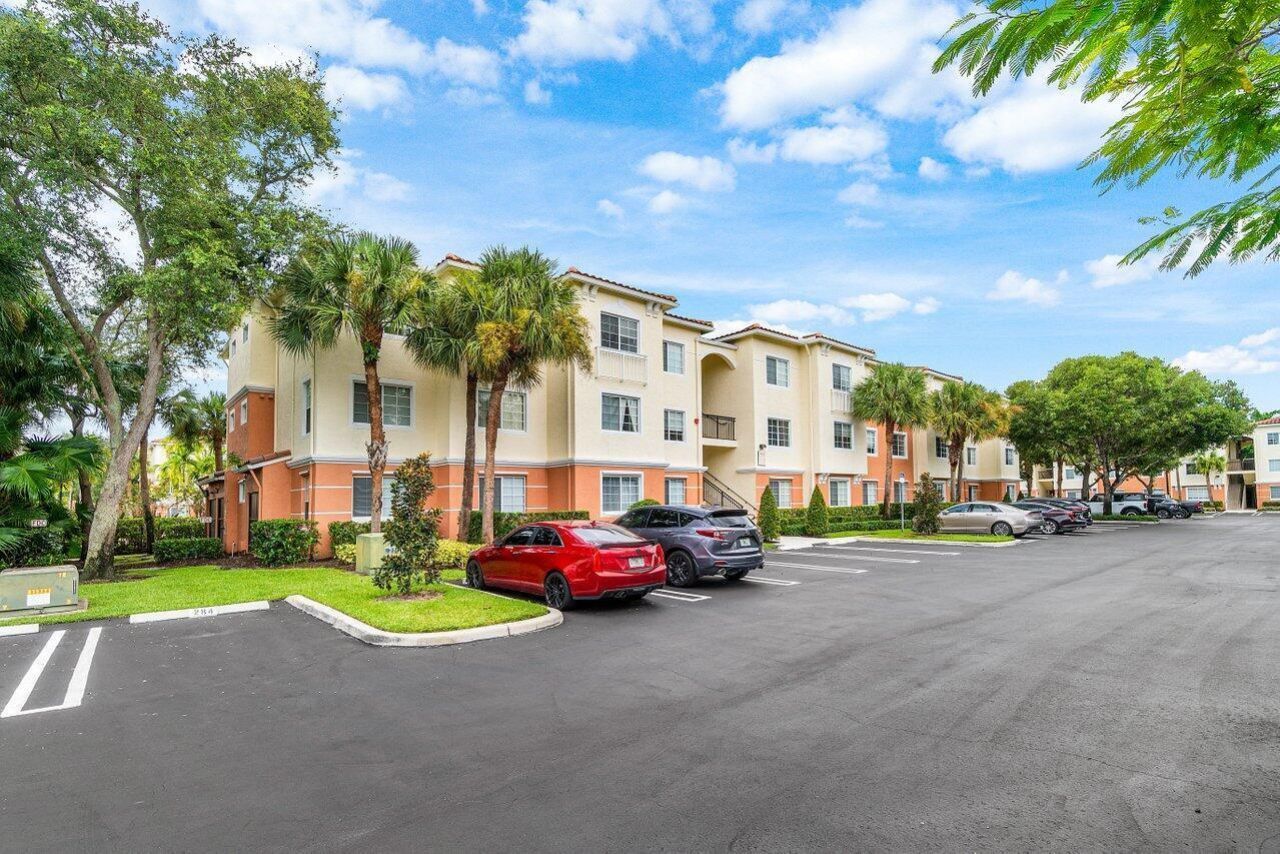 9849 Baywinds Drive, Unit 8304, West Palm Beach, FL 33411 Photo