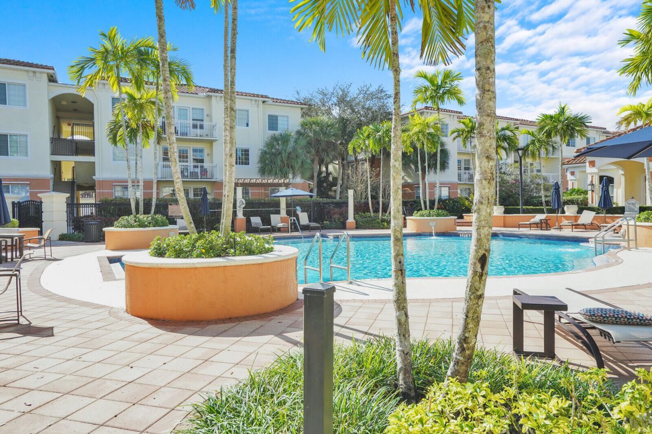 9849 Baywinds Drive, Unit 8304, West Palm Beach, FL 33411 Photo