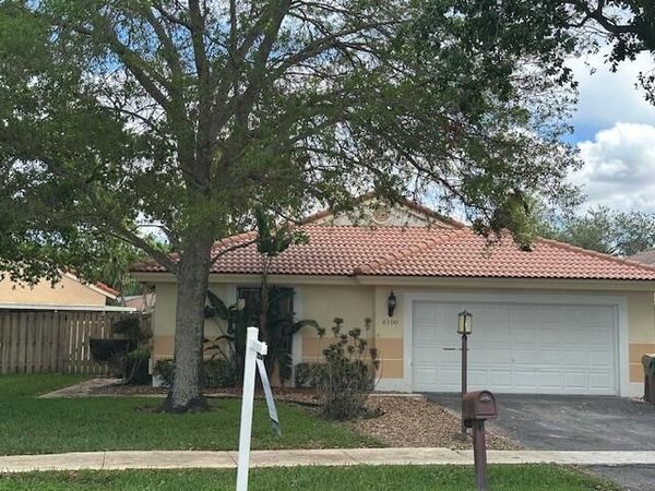 6100 W Falcons Lea Drive, Davie, FL 33331